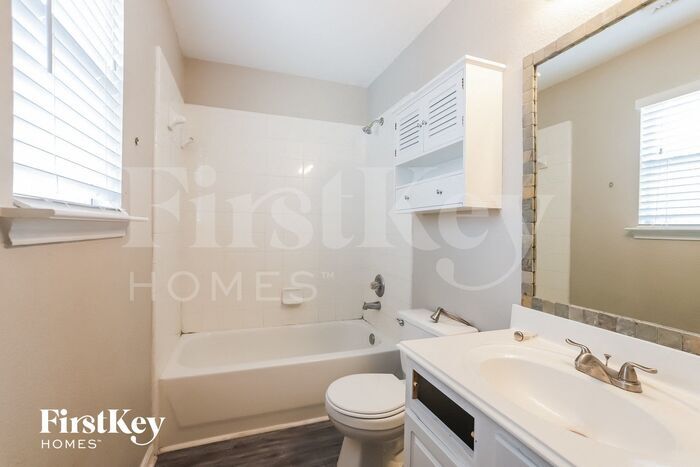 Building Photo - 411 Remington Creek Dr