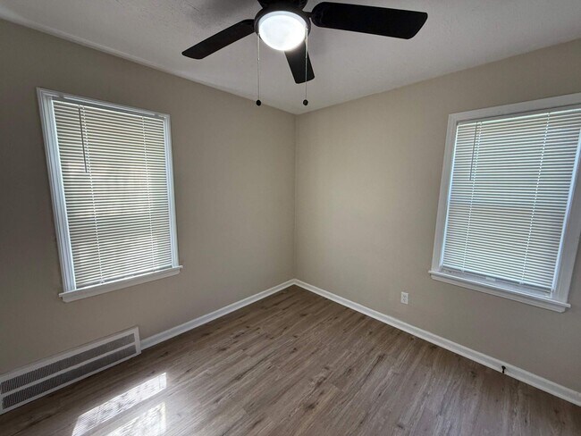 Building Photo - Fully Renovated 3-Bedroom Home – Move-In R...