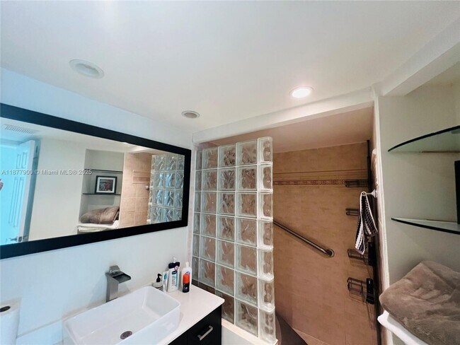 Building Photo - 7135 Collins Ave