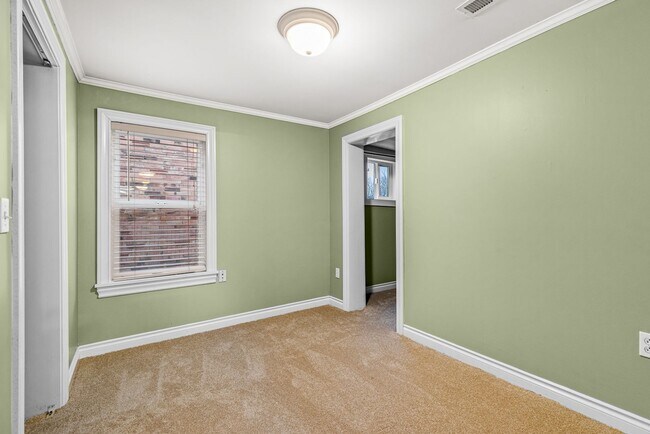 Building Photo - 5151