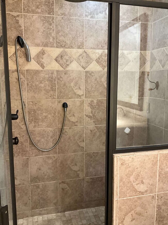 Building Photo - 3 bedroom 2 bath Single Family Home with N...