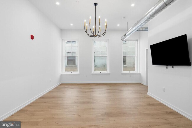 Building Photo - 203 S 13th St