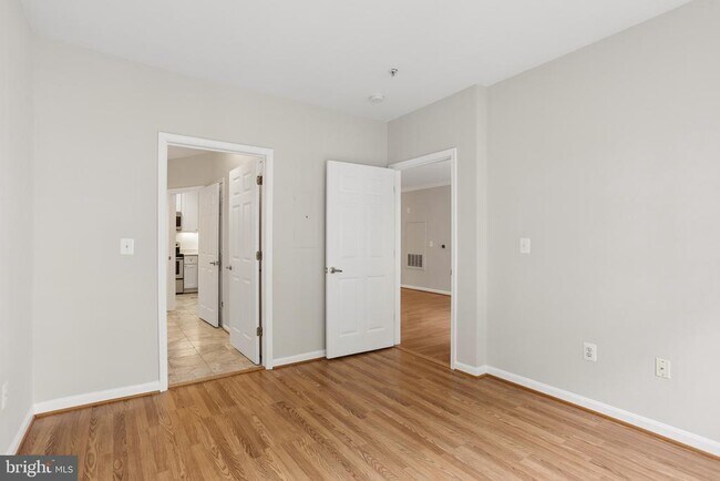Building Photo - 4561 Strutfield Ln