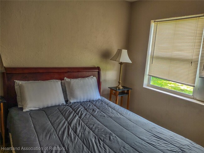 Building Photo - 10512 US-98