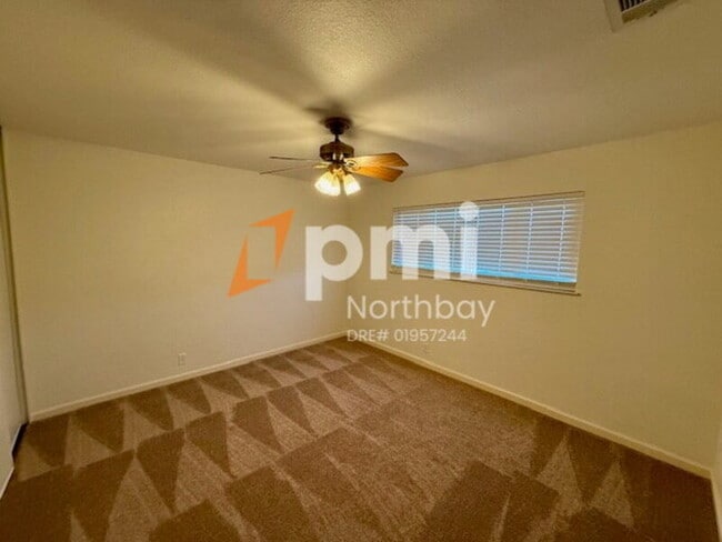 Building Photo - 808 Spoonbill Ln