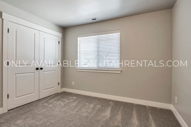 Building Photo - 1736 N 3720 W