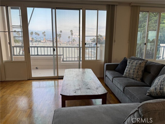Building Photo - 850 E Ocean Blvd
