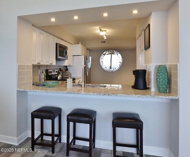 Building Photo - 1301 1st St S