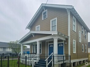 Building Photo - 2225 35th St