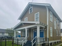 Building Photo - 2225 35th St
