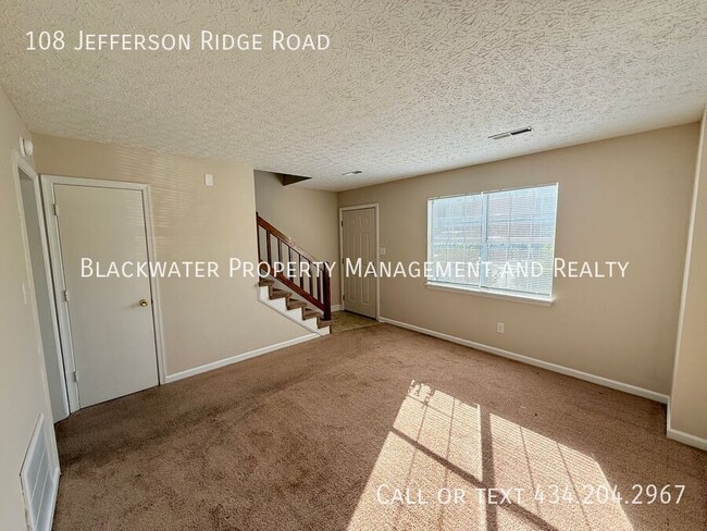 Building Photo - 108 Jefferson Ridge Rd
