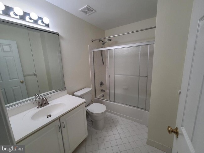 Building Photo - 121 Shoal Creek Dr