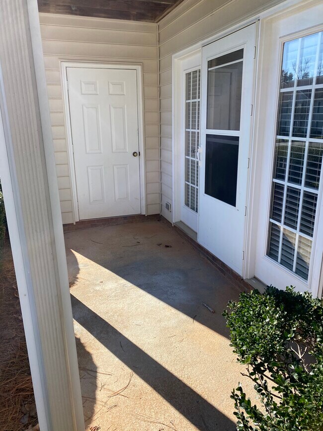 Building Photo - 802 Moultrie Ct