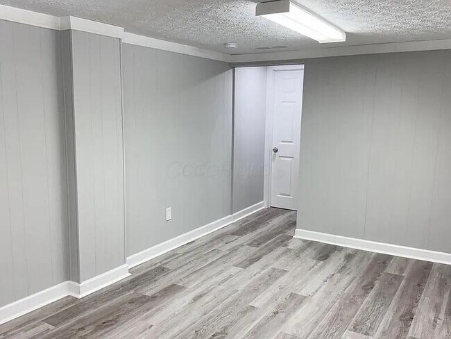 Building Photo - 904 Charleston Way Dr