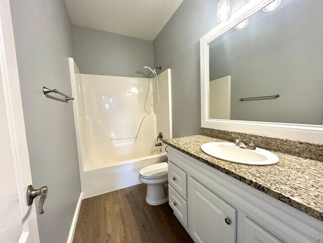 Building Photo - 3 bedroom 2 bath modern style home minutes from Centerton Main!!