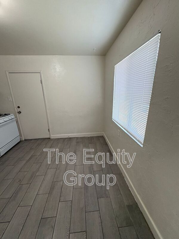 Building Photo - 340 S Blackstone St