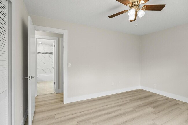 Building Photo - "Chic & Cozy 2-Bed Retreat with Granite Touches in Palm Coast!"