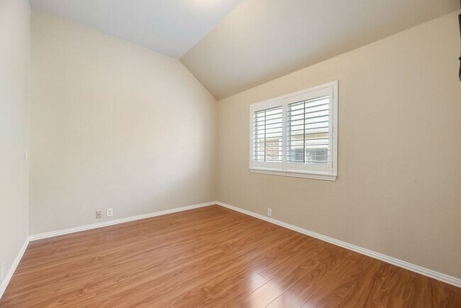 Building Photo - Luxury Living at FairWays North at Westridge