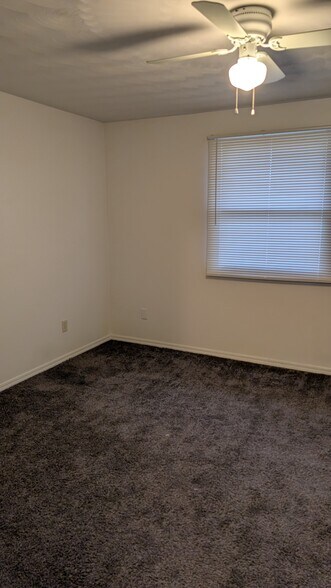 Building Photo - 7227 Seymour St NW