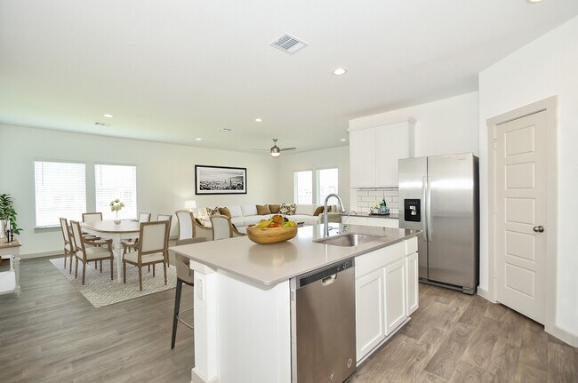 Building Photo - 8034 House bank Ln