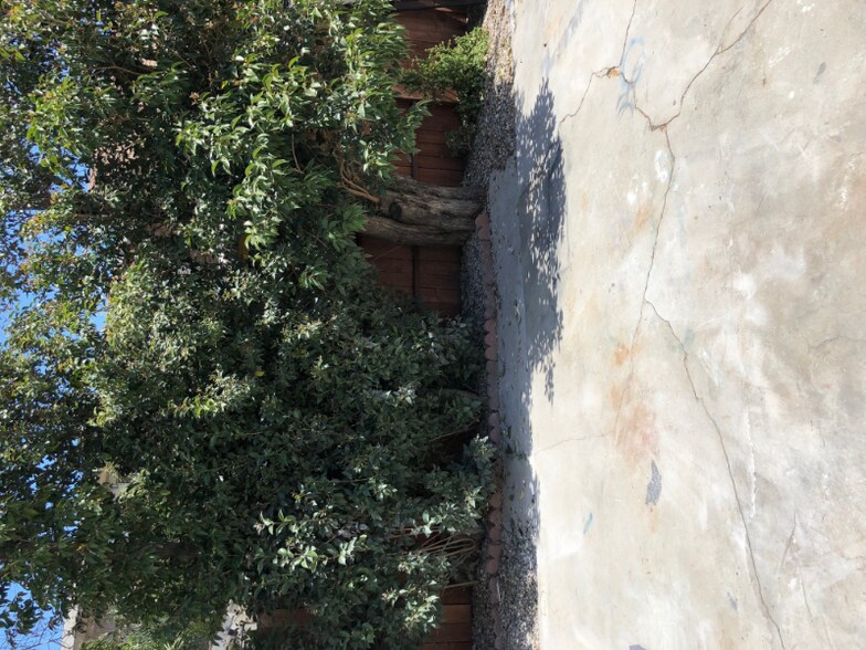 Building Photo - 932 W Highland St