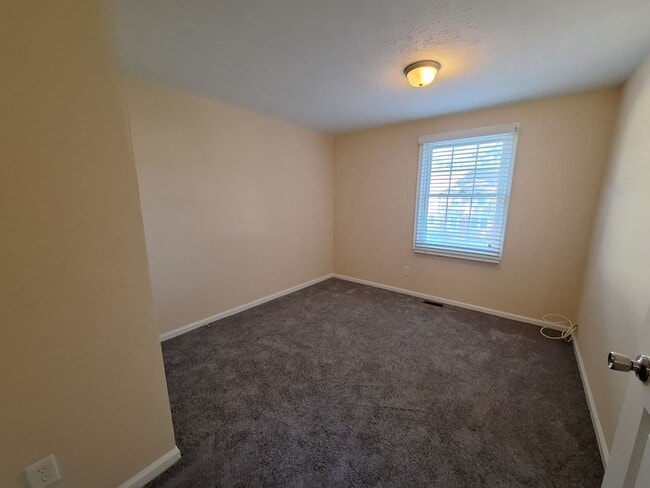 Building Photo - 501 Chanticlair Court