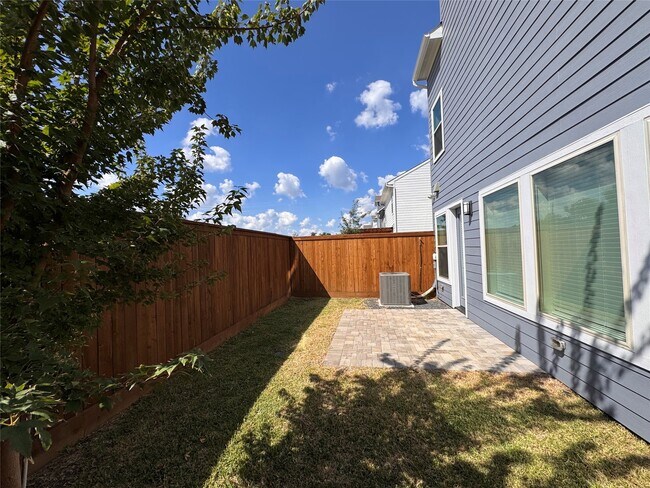 Building Photo - 10965 Hewitt Cliff Ln