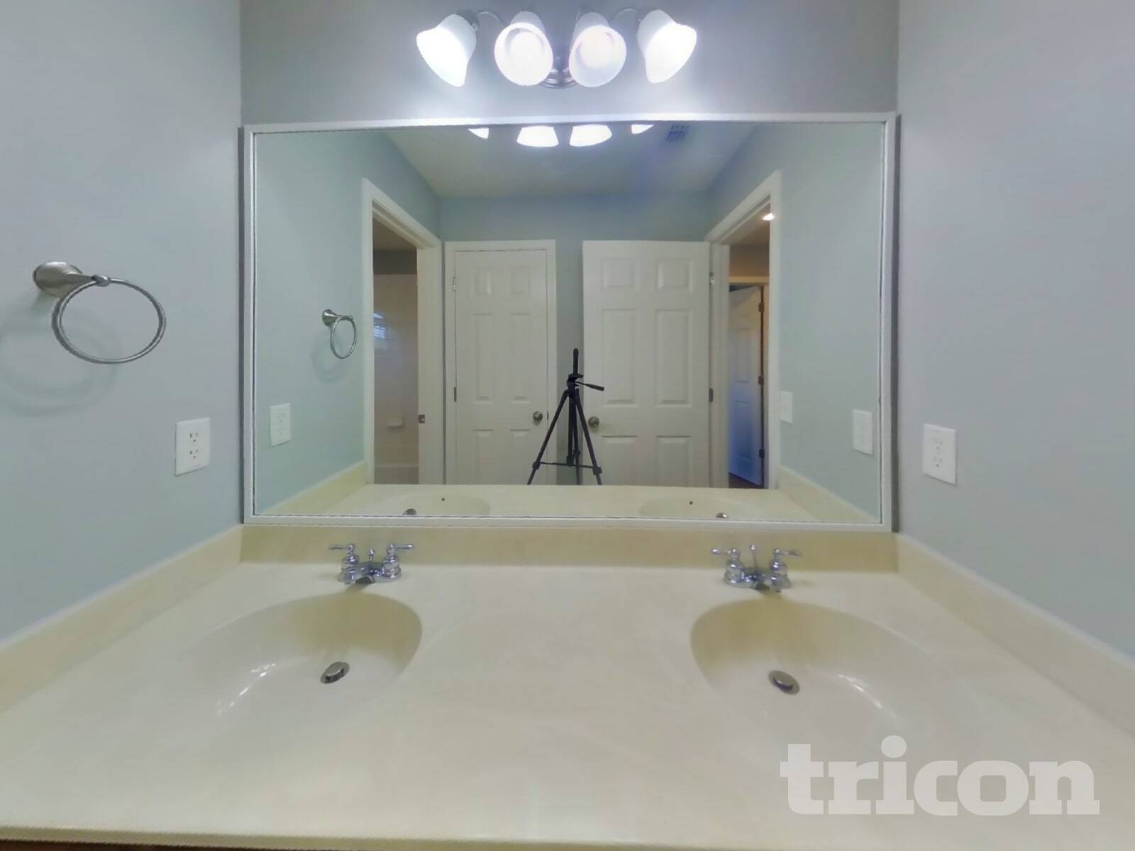 Building Photo - 4422 Fieldview Cir