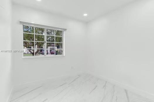 Building Photo - 4127 NE 30th St