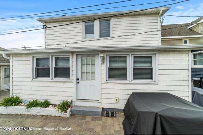 Building Photo - 171 Beach Front