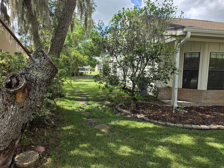 Picture Perfect - 35086 Whispering Oaks Blvd