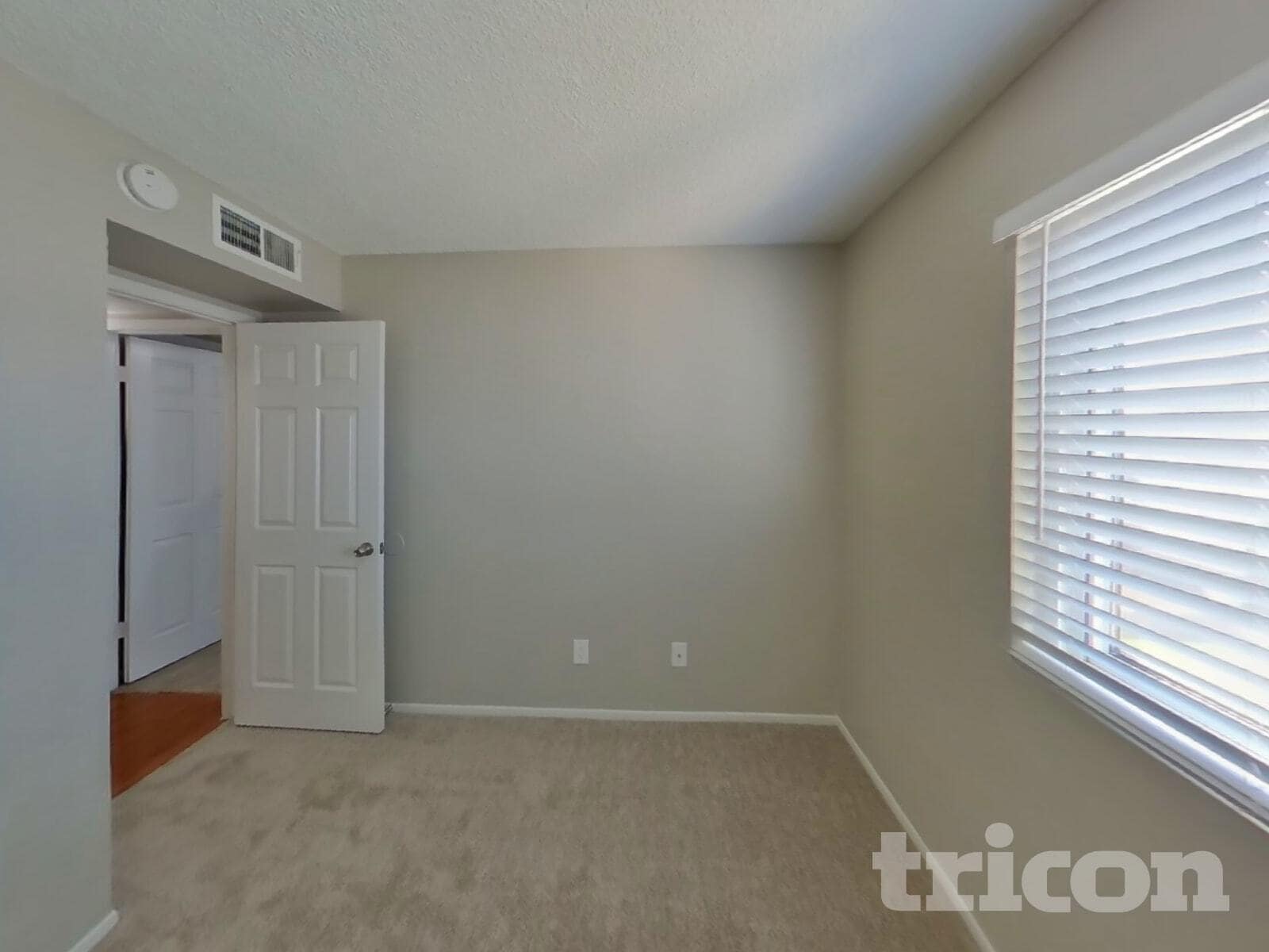 Building Photo - 9833 N 47th Dr