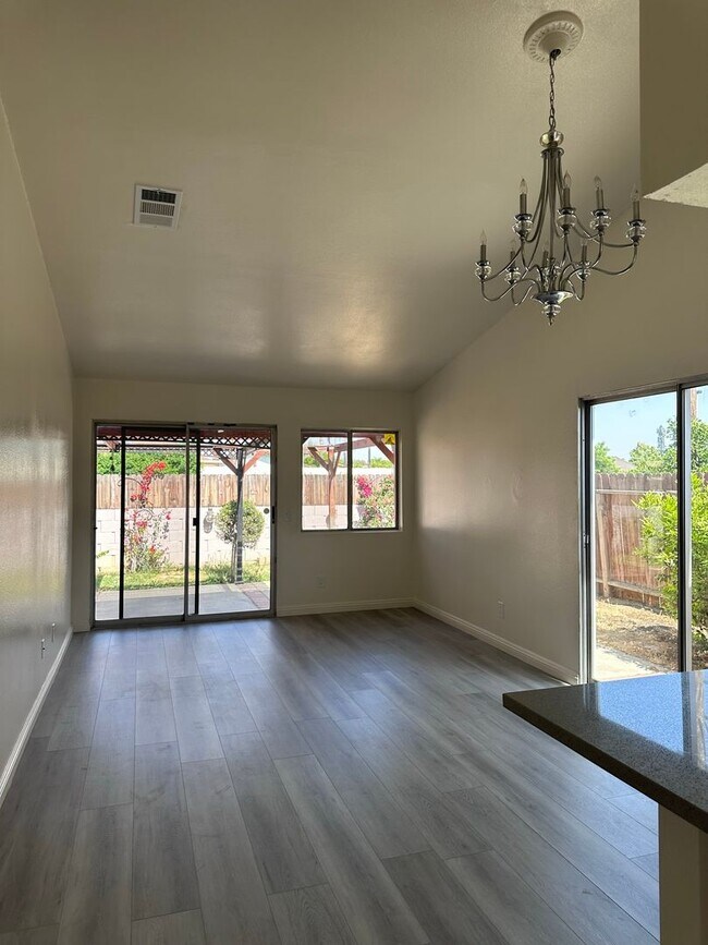 Building Photo - NEW REMODELED 2 Bd/ 1 Ba Home