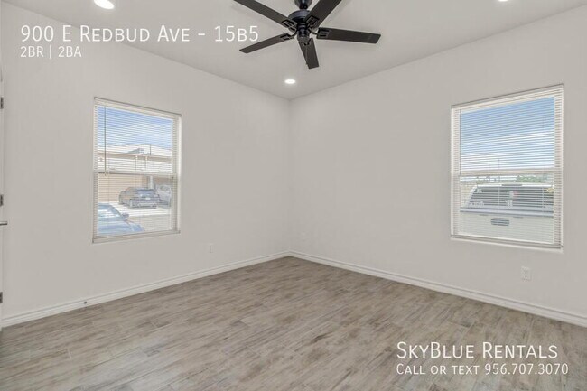 Building Photo - 900 E Redbud Ave