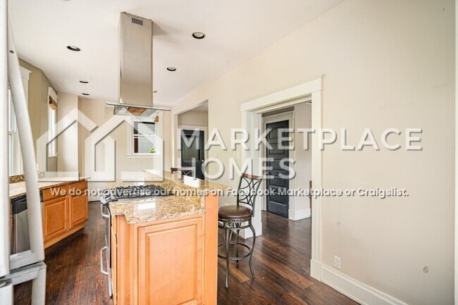 Building Photo - 2922 Hackberry St