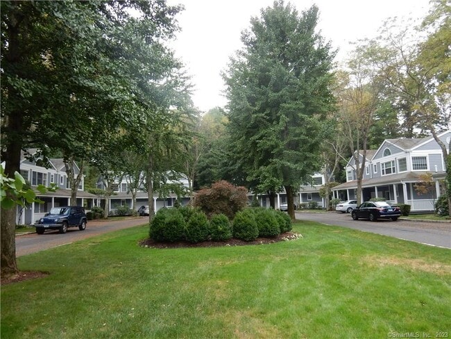 Building Photo - 230 Saugatuck Ave