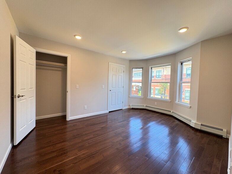 Building Photo - 1607 Kerrigan Ave