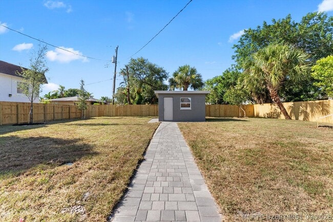 Building Photo - 829 Bayberry Dr