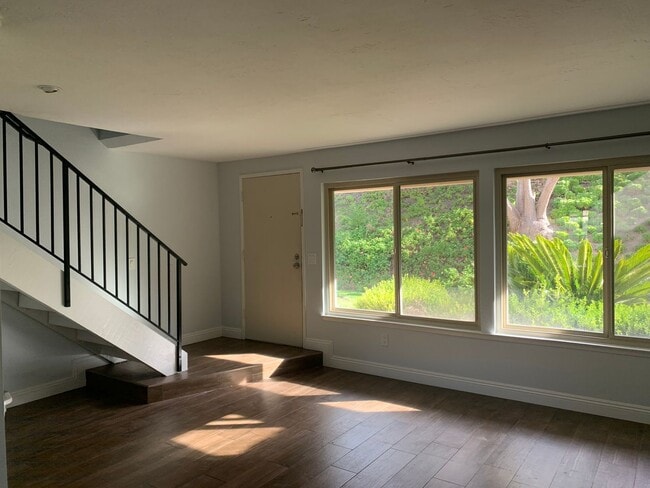 Building Photo - NEW! 3BD/2.5BA Townhome Available in Carls...