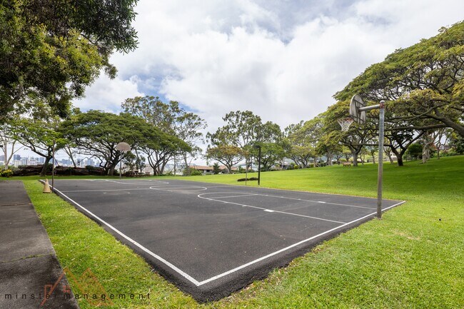 Building Photo - 3138 Waialae Ave