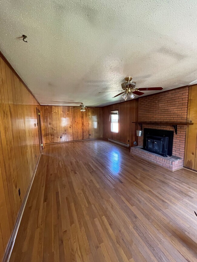 Building Photo - 9 Winston Ave