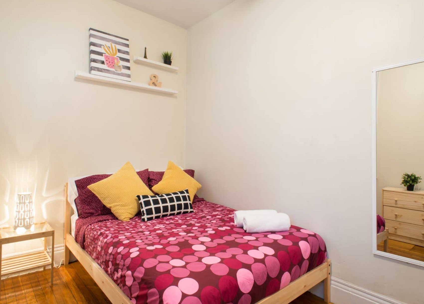 Building Photo - 52 Queensberry St