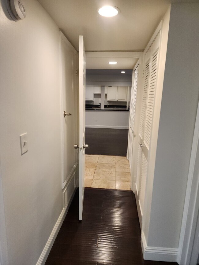 Building Photo - 5339 Newcastle Ave