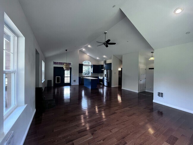 Building Photo - 13620 Batten Rd NE