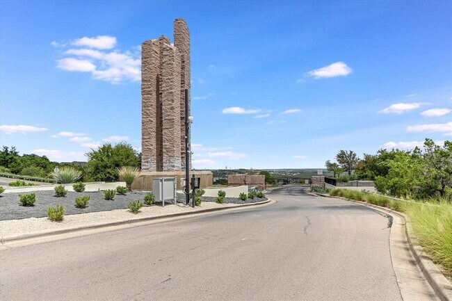 Building Photo - 206 Varco Dr