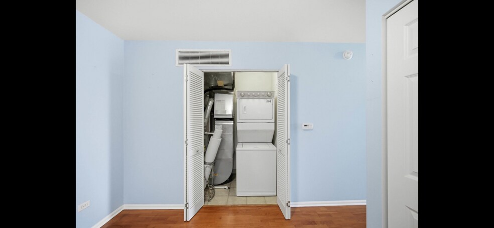 Building Photo - 390 W Mahogany Ct