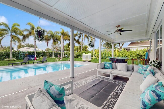 Primary Photo - 11647 Anhinga Dr