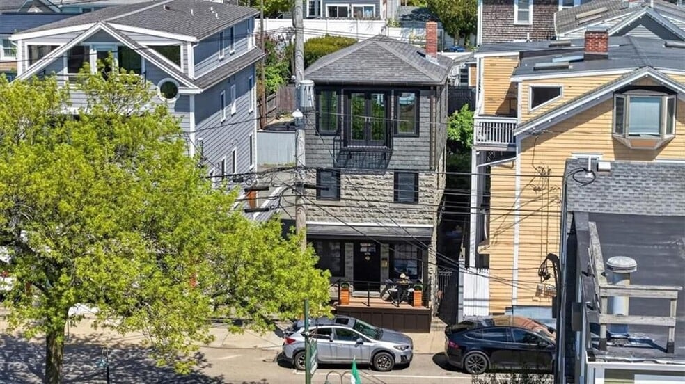 Building Photo - 494 Thames St