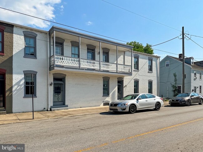 Primary Photo - 408 W Princess St