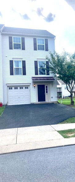 Primary Photo - 139 Exeter Ln